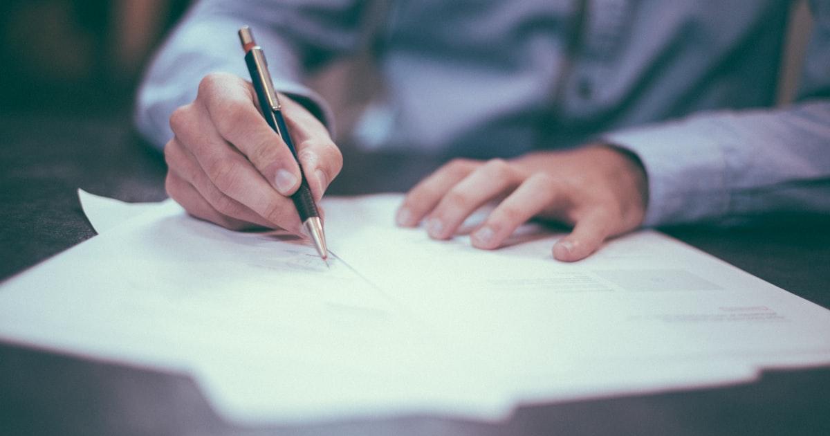 Resume Keywords: How ATS and Recruiters Screen Candidates